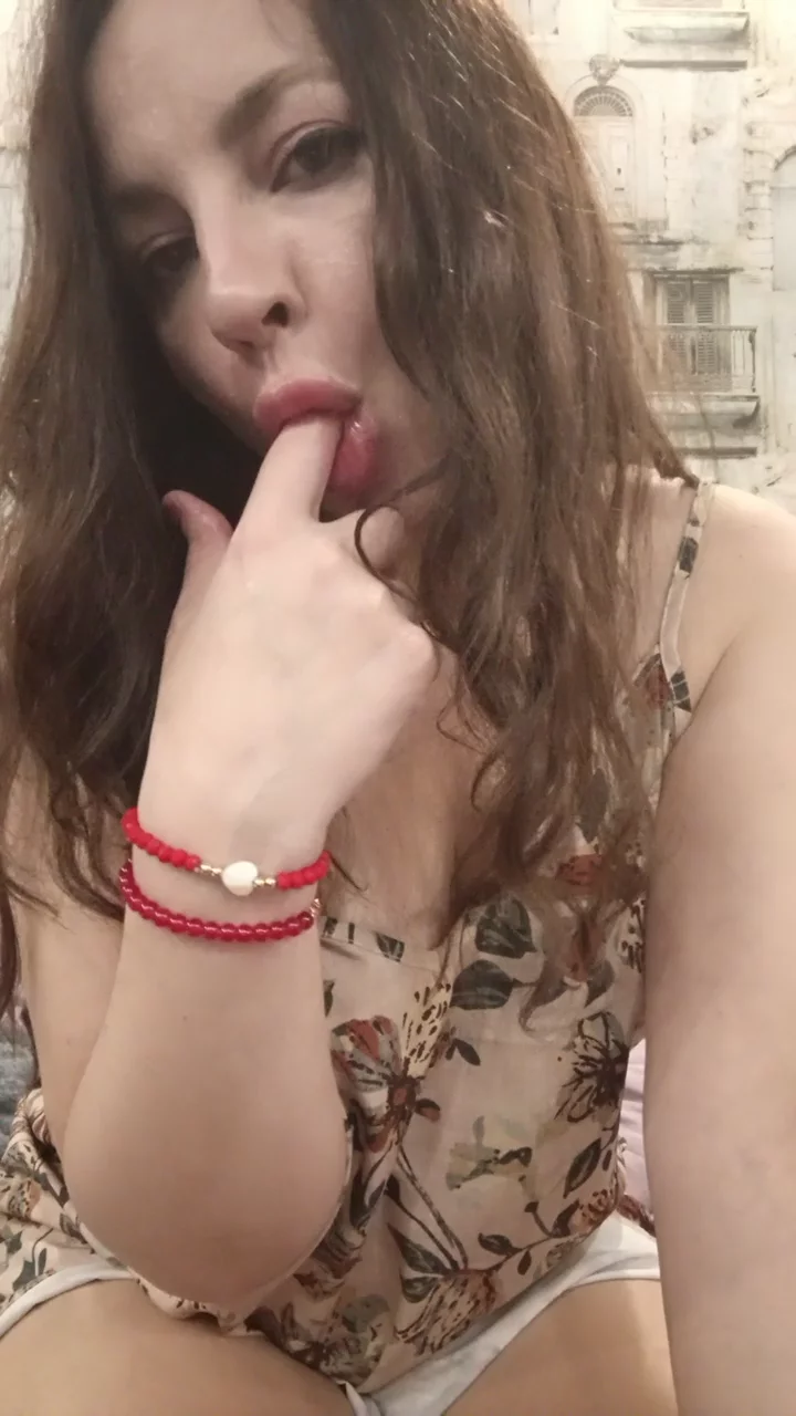 Short wideo — Słodka prowokacja... Co myślisz? 💋