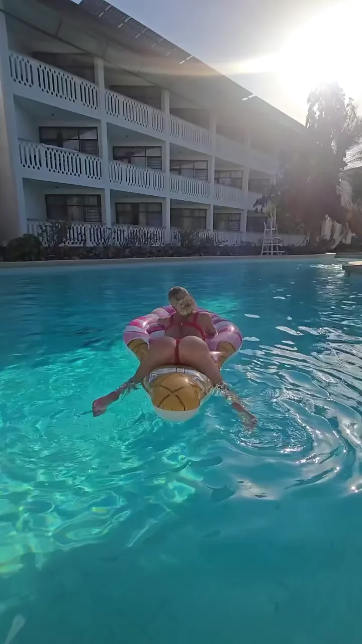 Short wideo — Popływamy razem? 💦