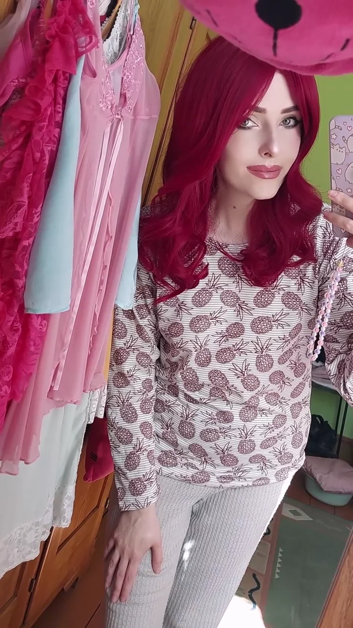 Short wideo — 🍒 Niebawem wlecą nowe niegrzeczne fotki, zapraszam do zapoznania się 😈🍒