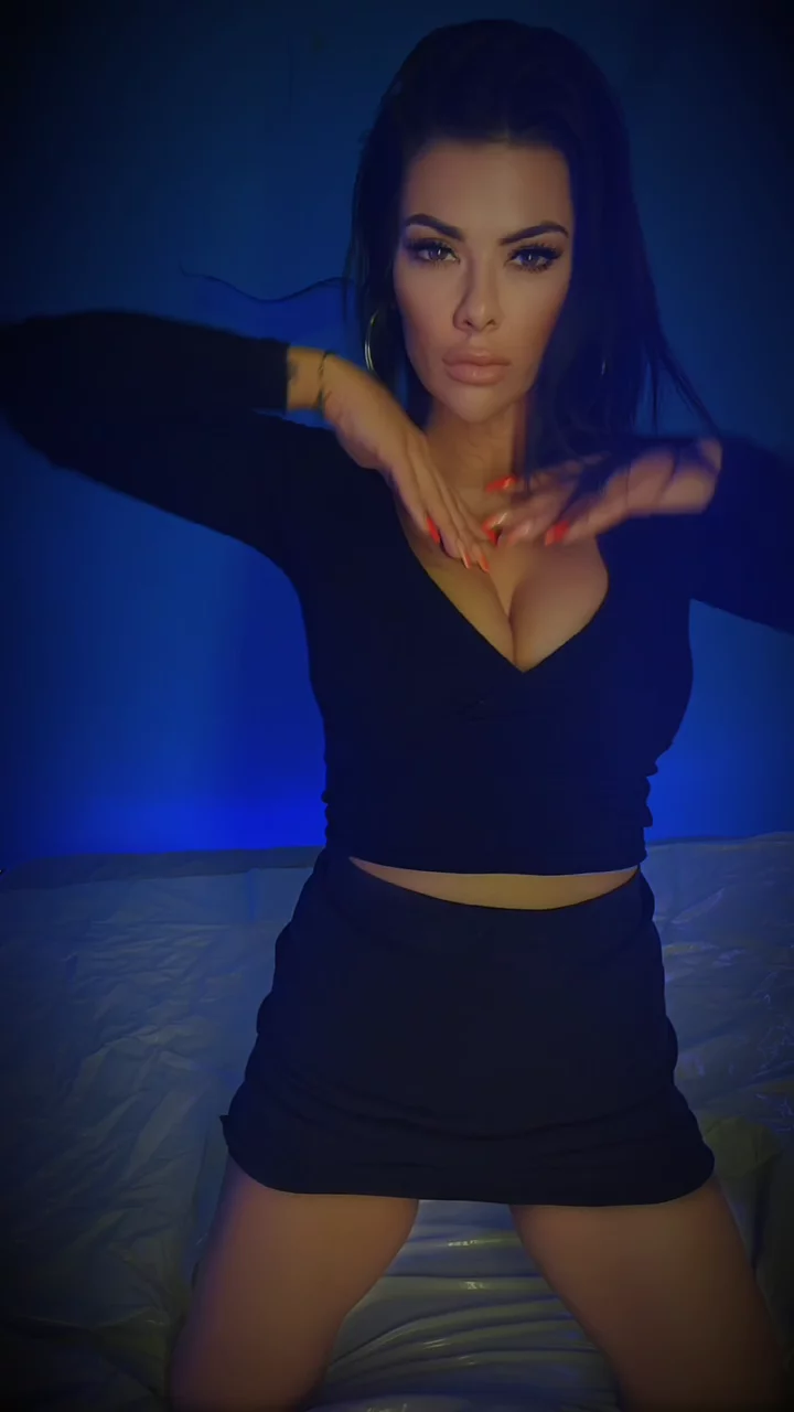 Short wideo — Jak nie będziesz dzisiaj spal to zapraszam na kamerkę lub sexting